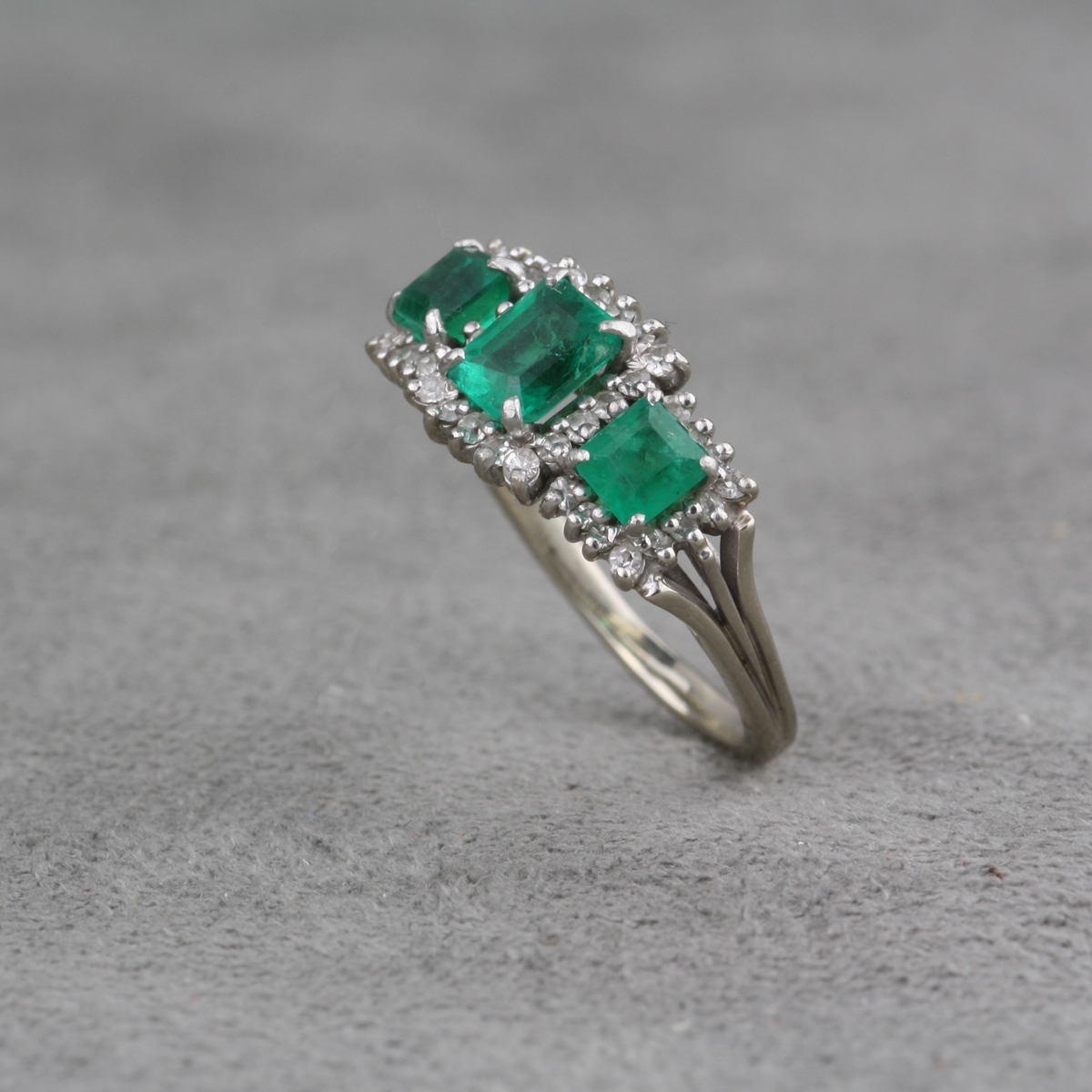 Pre-Owned 14 Karat Yellow Gold Emerald Diamond Ring