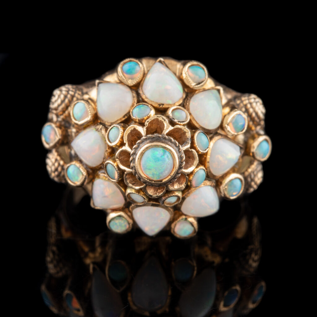 Vintage 14K Opal Temple Ring