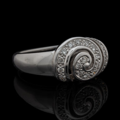 Pre-Owned 18K White Gold Swirl Diamond Ring