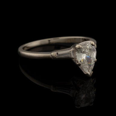 Pre-Owned Pear-Shaped Diamond & Baguettes in 14K