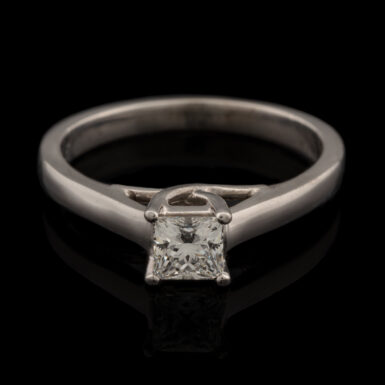 Pre-Owned Princess Cut Diamond Solitaire Ring in 14K & Platinum