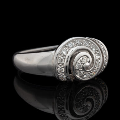 Pre-Owned 18K White Gold Swirl Diamond Ring