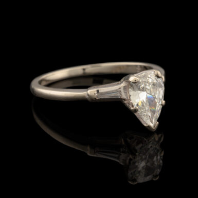 Pre-Owned Pear-Shaped Diamond & Baguettes in 14K