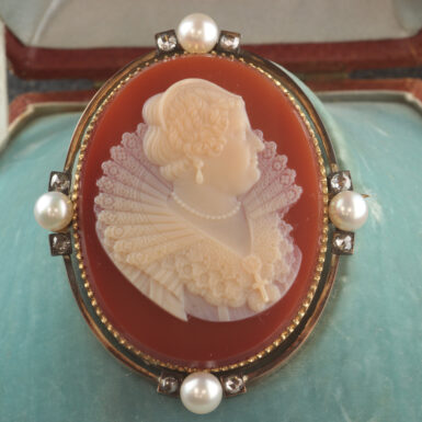 Antique 18K Cameo: Portrait of French Queen Marie de' Medicis