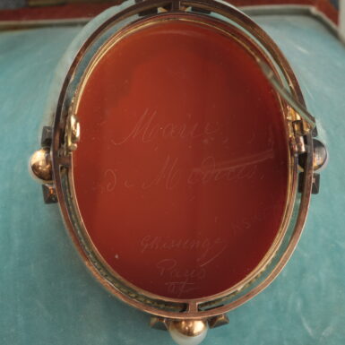 Antique 18K Cameo: Portrait of French Queen Marie de' Medicis