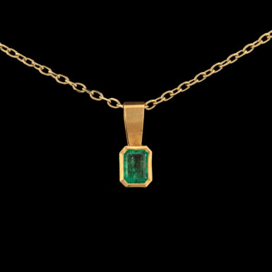 Pre-Owned 18K Colombian Emerald Pendant