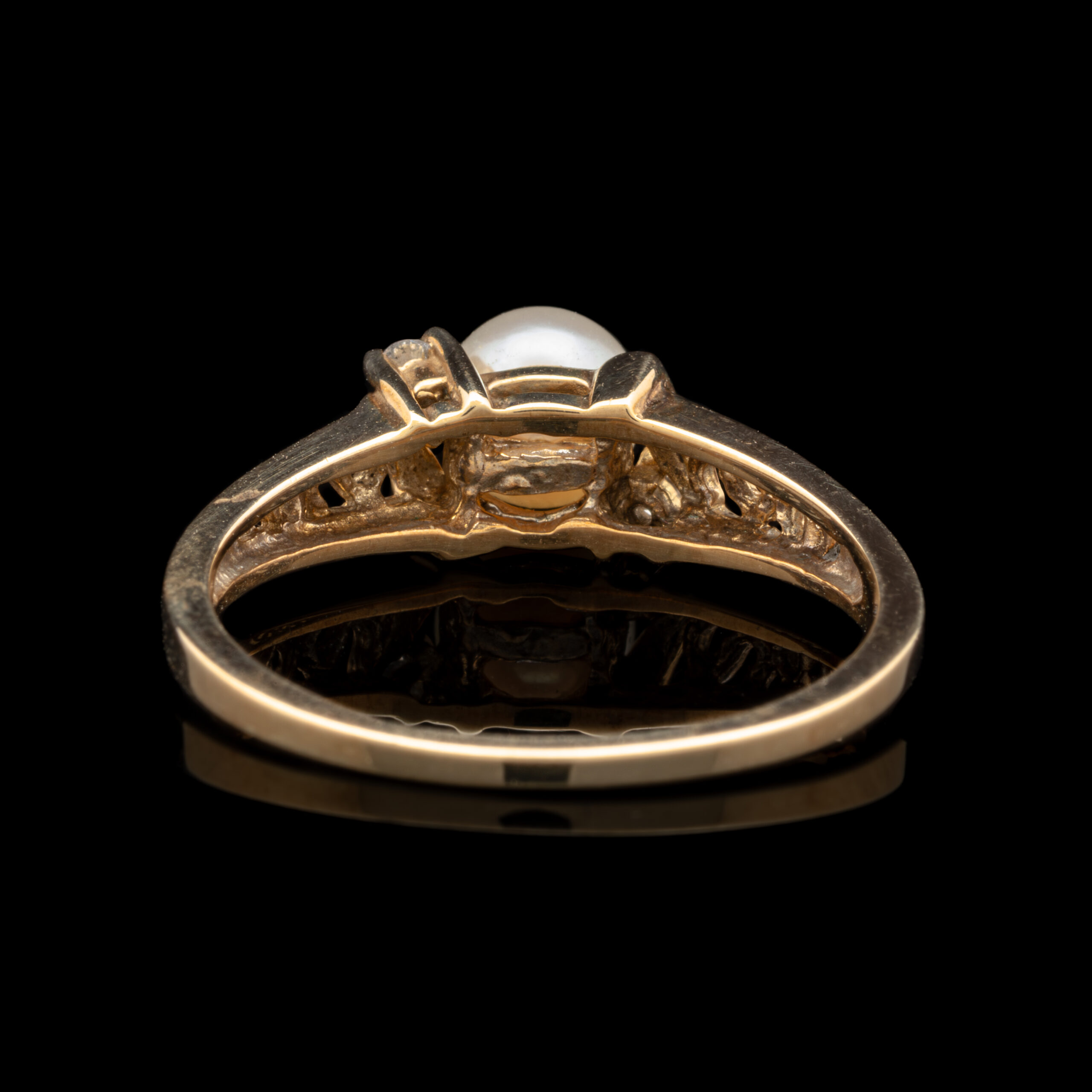 Pre-Owned Pearl & Diamond Ring in 10K