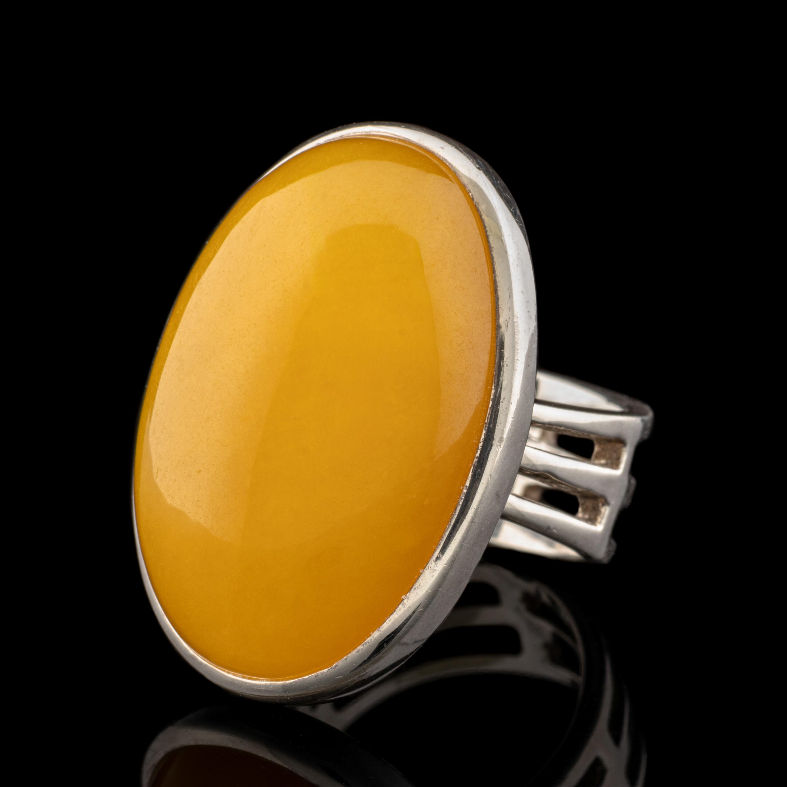 Pre-Owned Amber Ring in Sterling Silver