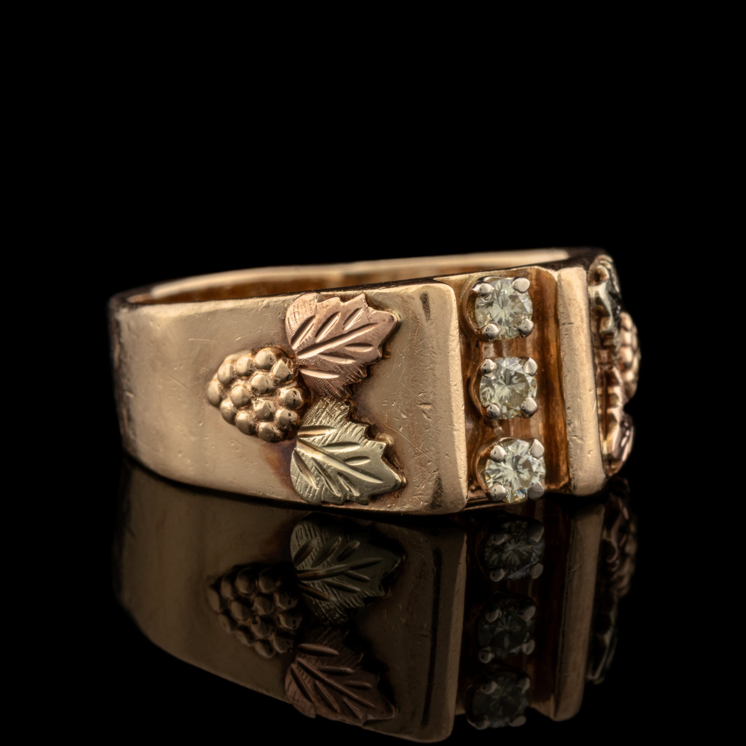 Pre-Owned Diamond Ring in Tri-Color 10K