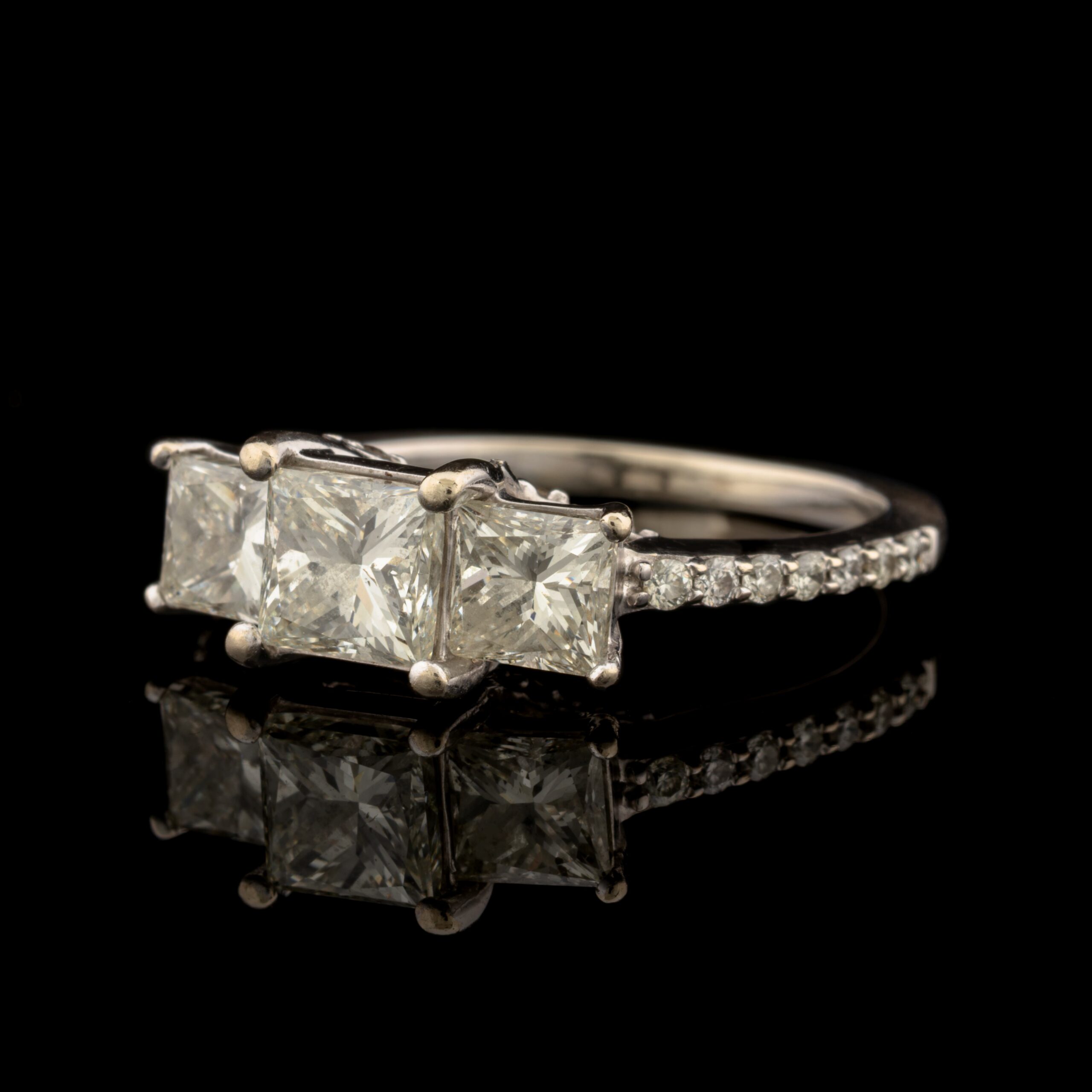 Pre-Owned 1.87 Carat tw Diamond Ring in 14K White Gold