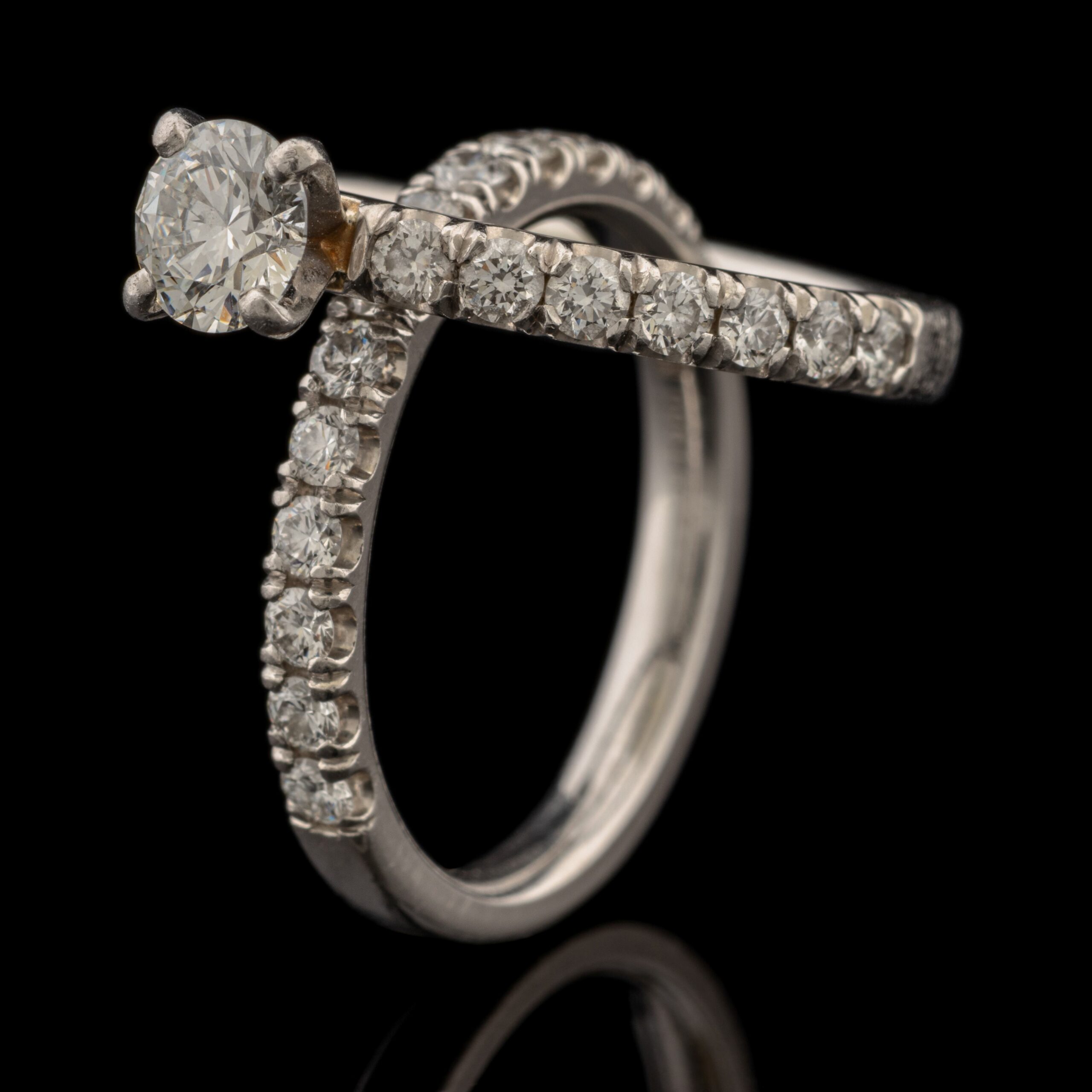 Pre-Owned Diamond Band in Platinum